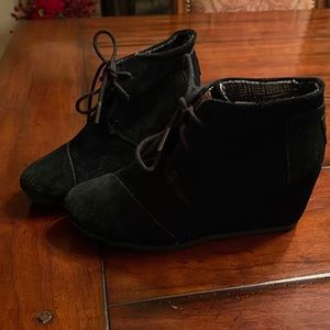 Toms suede lace up booties. So cute!